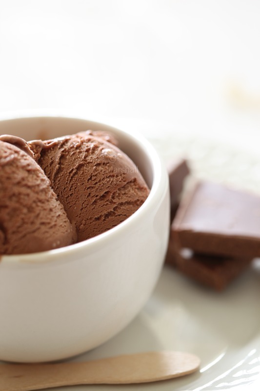 Vanilla Ice Cream & Milk Chocolate Ice Cream
