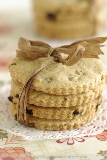 Traditional Easter Biscuits with a Twist of Amaranth Flour
