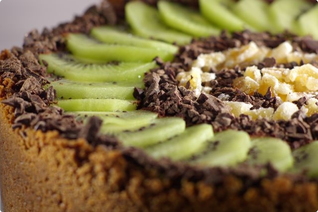 Baked Gingernut Cheesecake with Kiwifruit