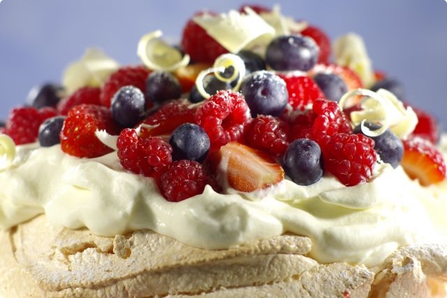 Pavlova - or "how to lose friends and influence people"!