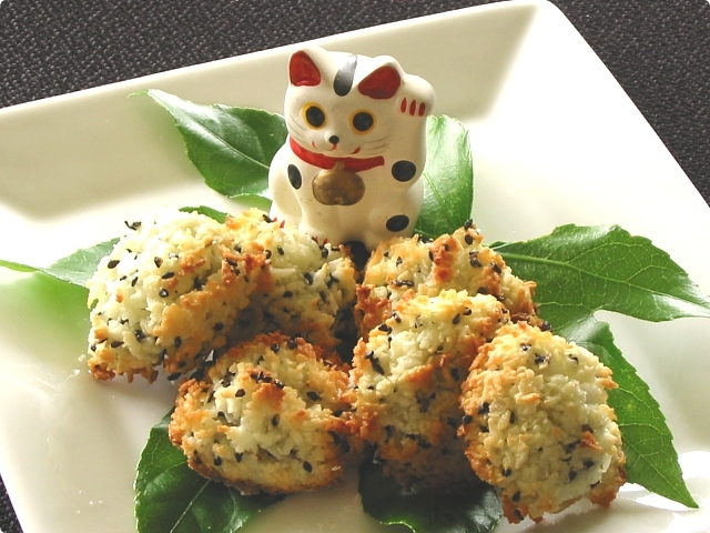 Wasabi and Black Sesame Macaroons